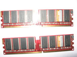 黑金剛DDR400 512M一代內存閑置轉讓，實物圖片清晰展示